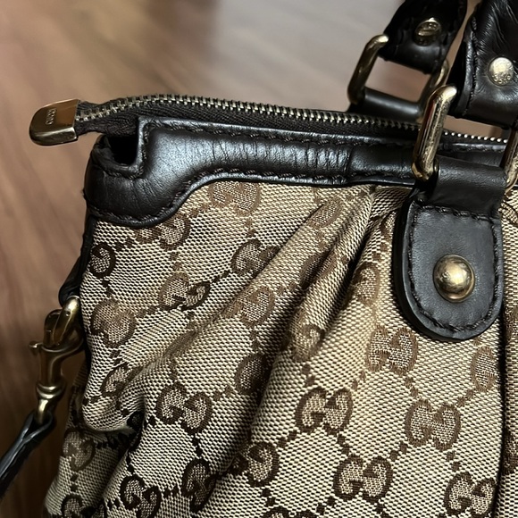 A 237 - 💯% authentic Gucci shoulder bag - Picture 9 of 16